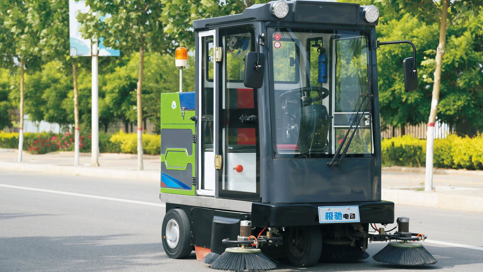 JC-SD1900FB 电动扫路车