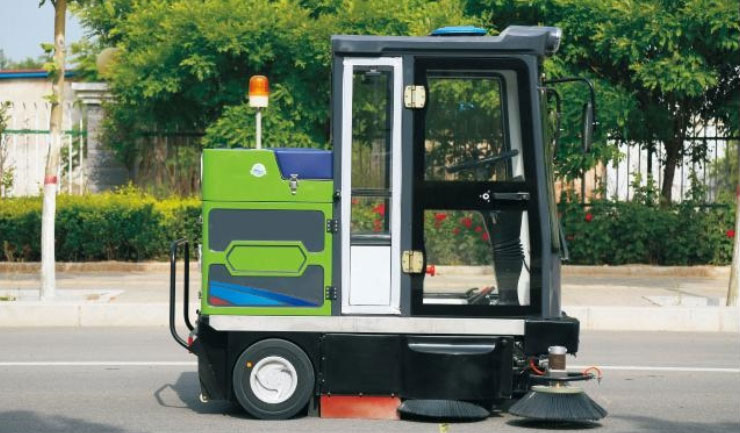电动扫路车2