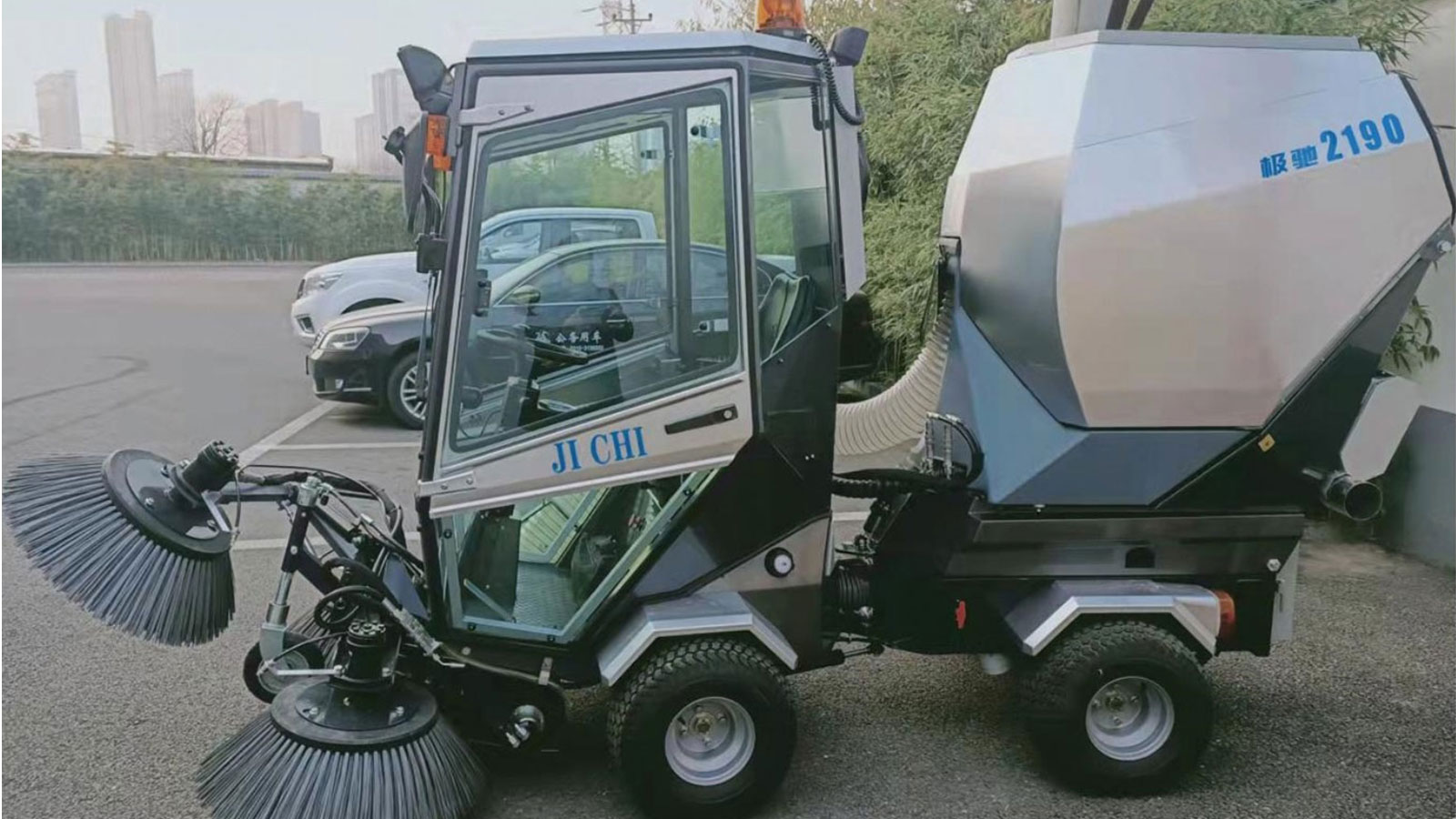 铰接式扫地车（柴油）