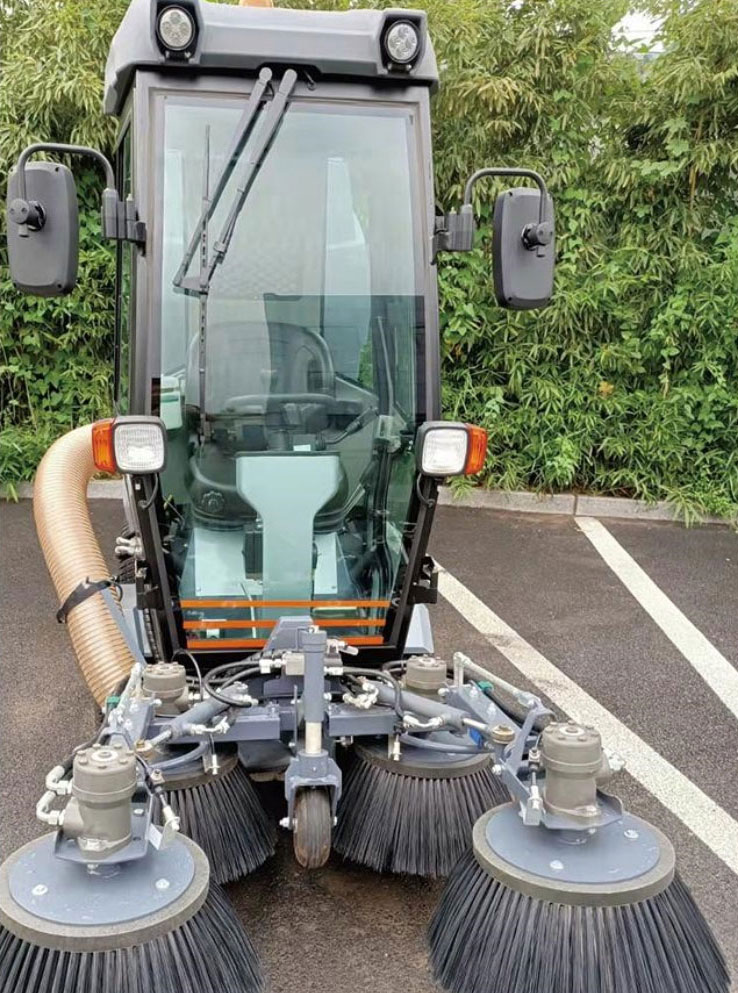 铰接式扫地车（柴油）2